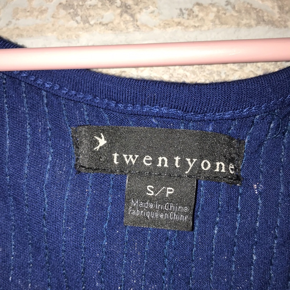 Twentyone 3/4 Sleeve Blouse - Picture 4 of 8